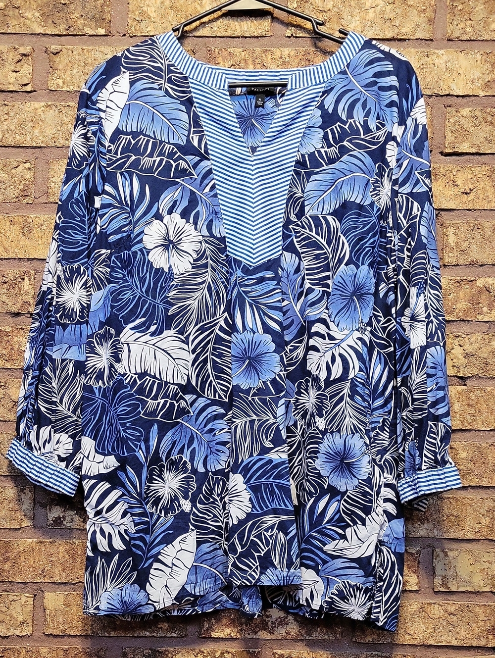 Talbots Blue & White Floral V-Neck Tunic Size XL 100% Cotton Resort Wear Casual